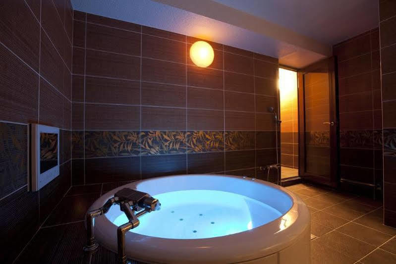 Alpha Hotel Киото Екстериор снимка